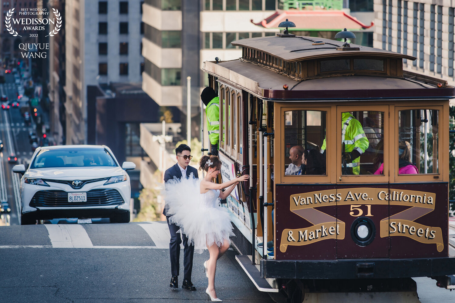 Wedisson award-winning San Francisco cable car pre-wedding photograph