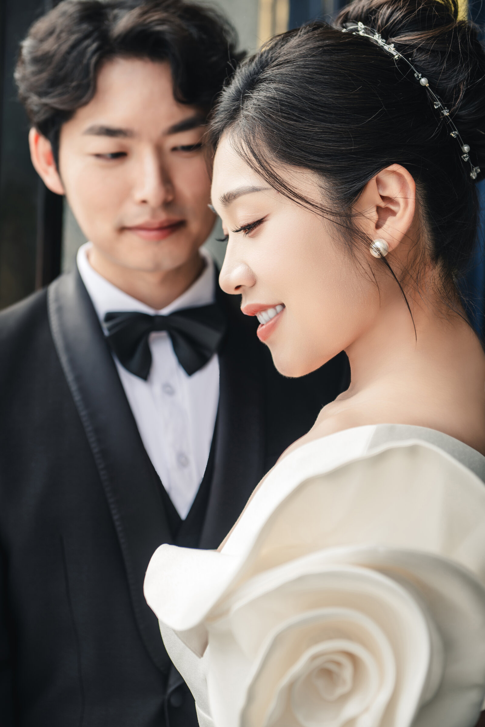 Close editorial couple portrait