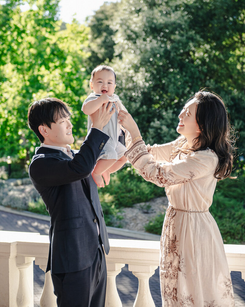 Family photography by The Moment Photo Studio