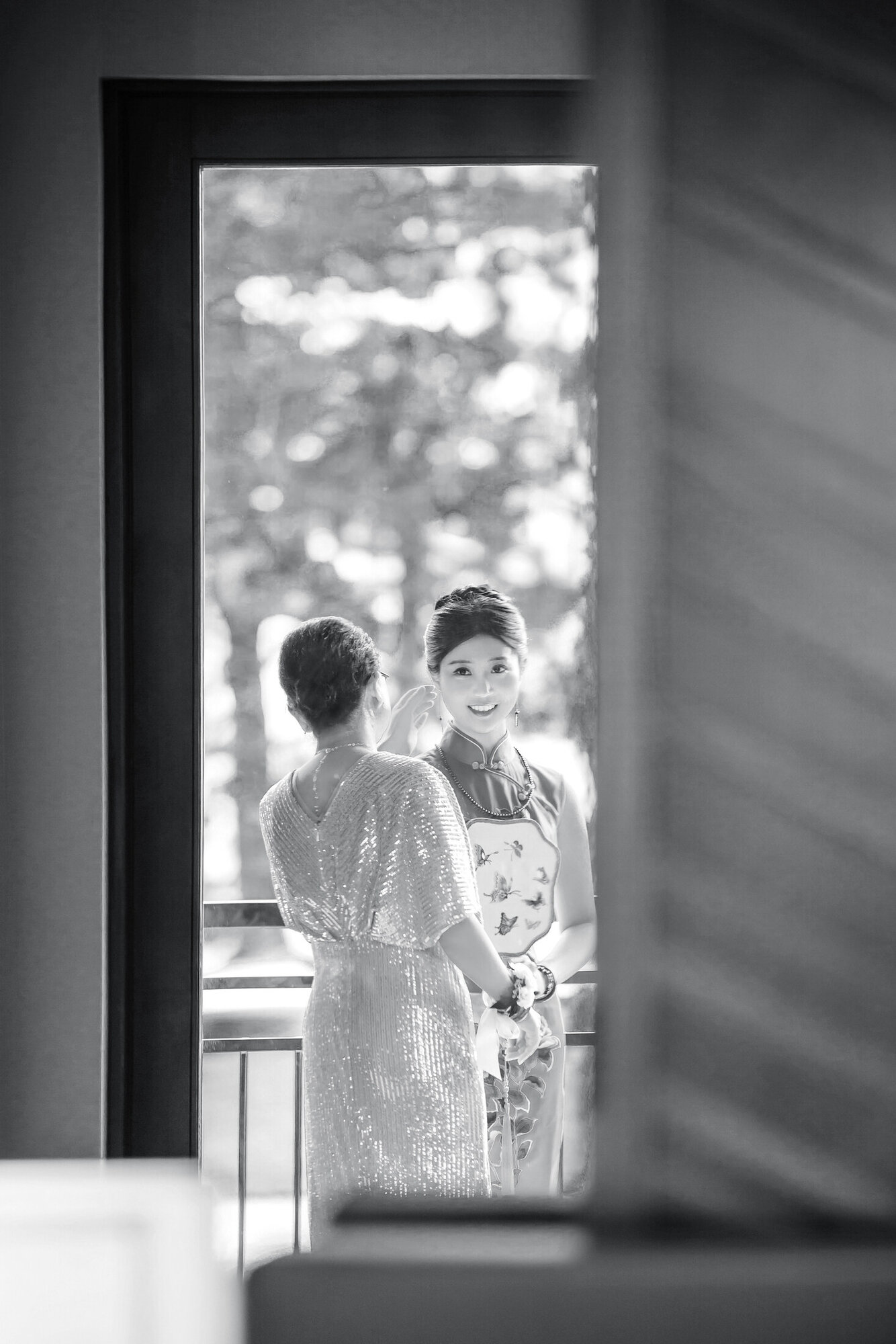 Bride in red Chinese wedding dress