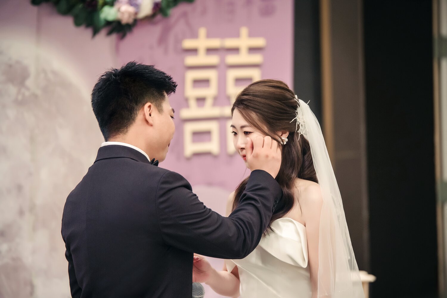 H. L. Peninsula wedding story photograph