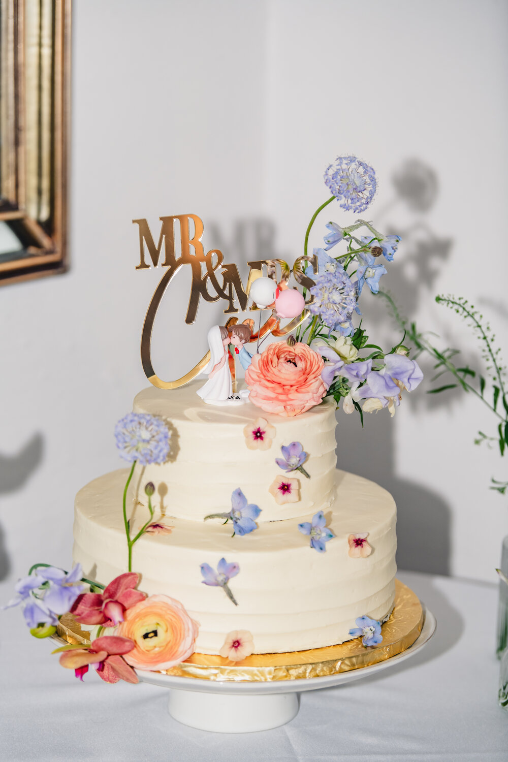 Wedding cake with floral details