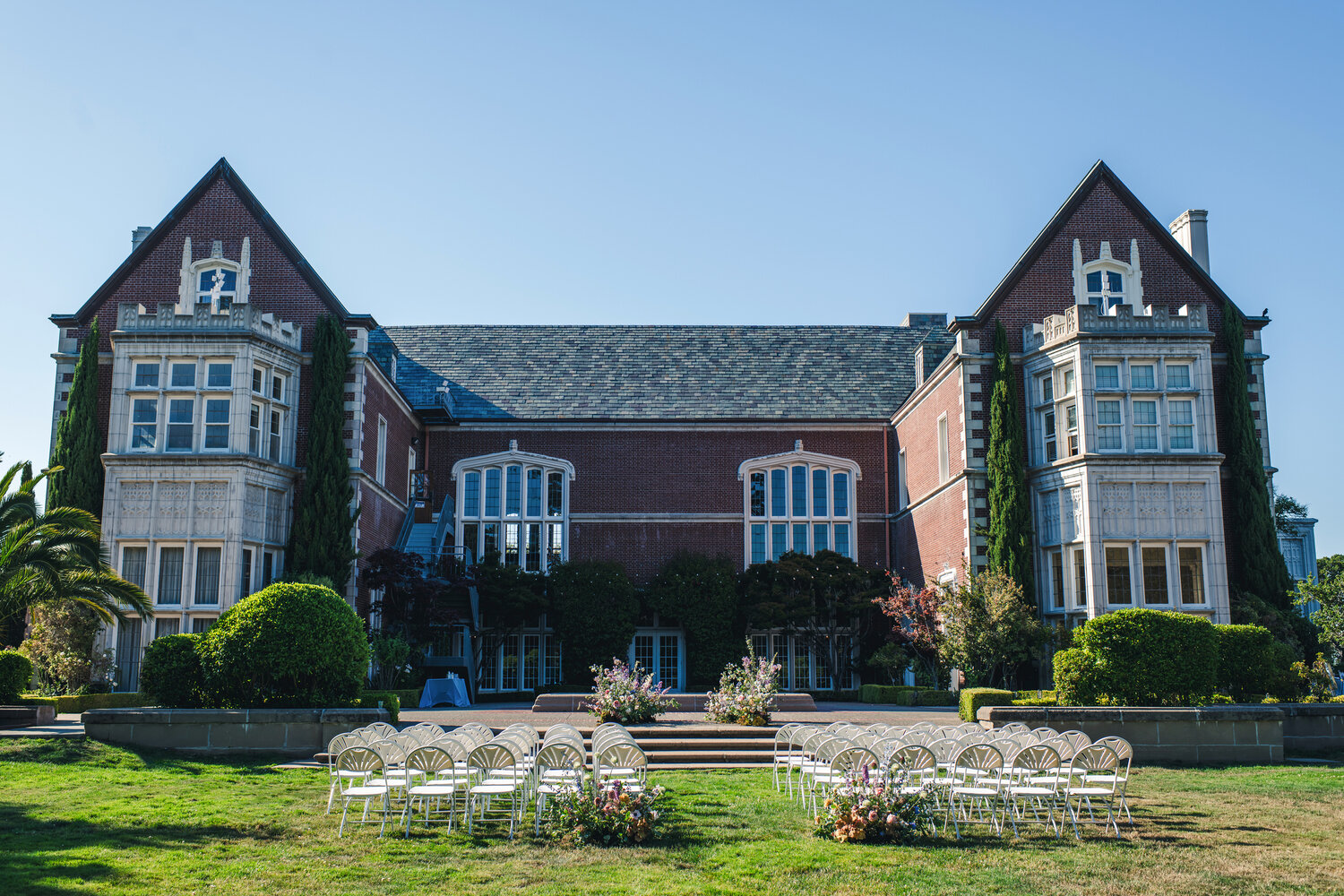 Kohl Mansion exterior and garden