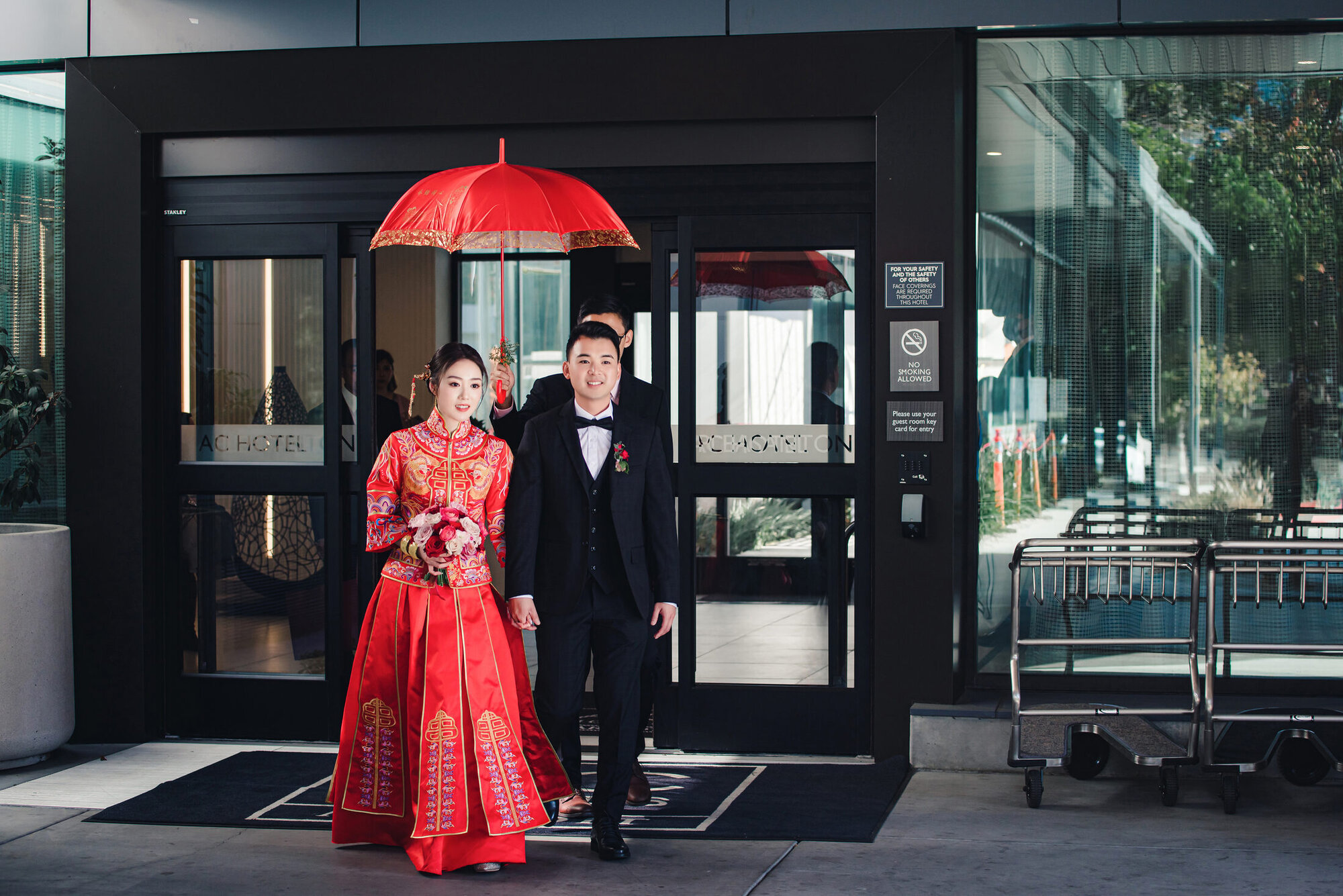 Couple at the Pearl Bay entrance