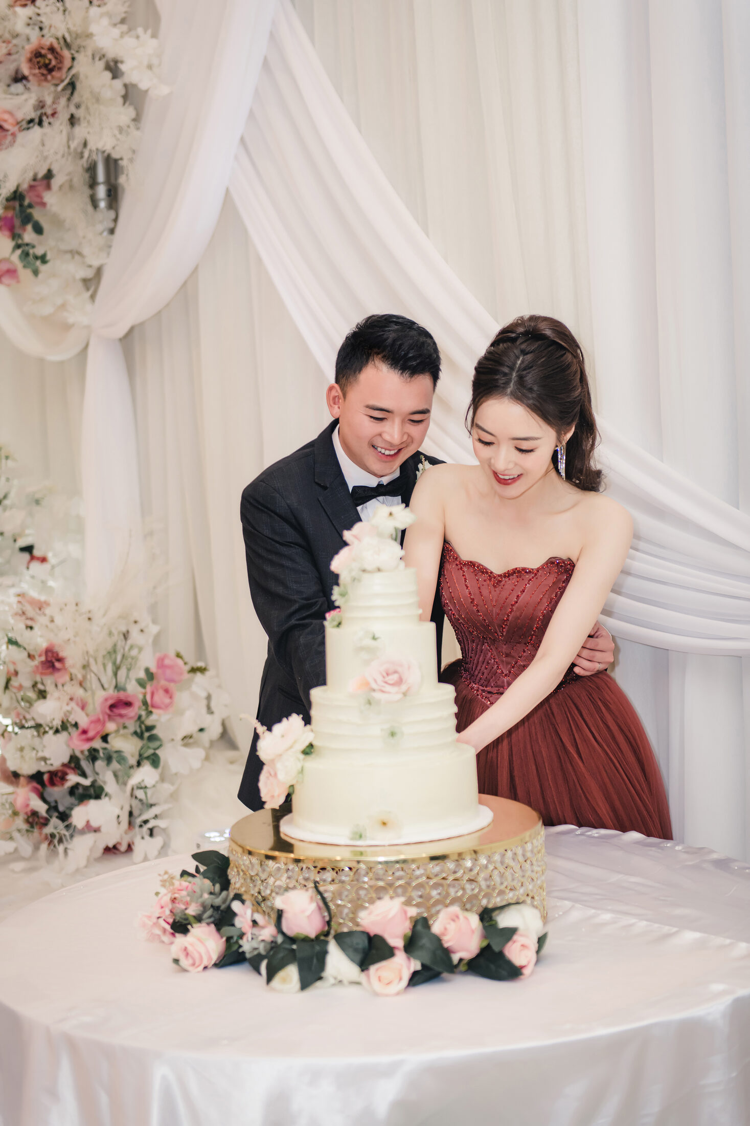 Cake cutting at Pearl Bay