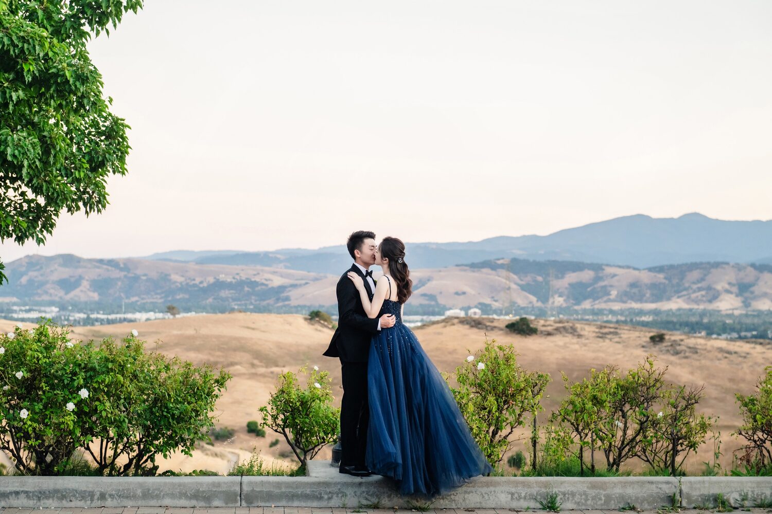 Hillside kiss at The Ranch at Silver Creek