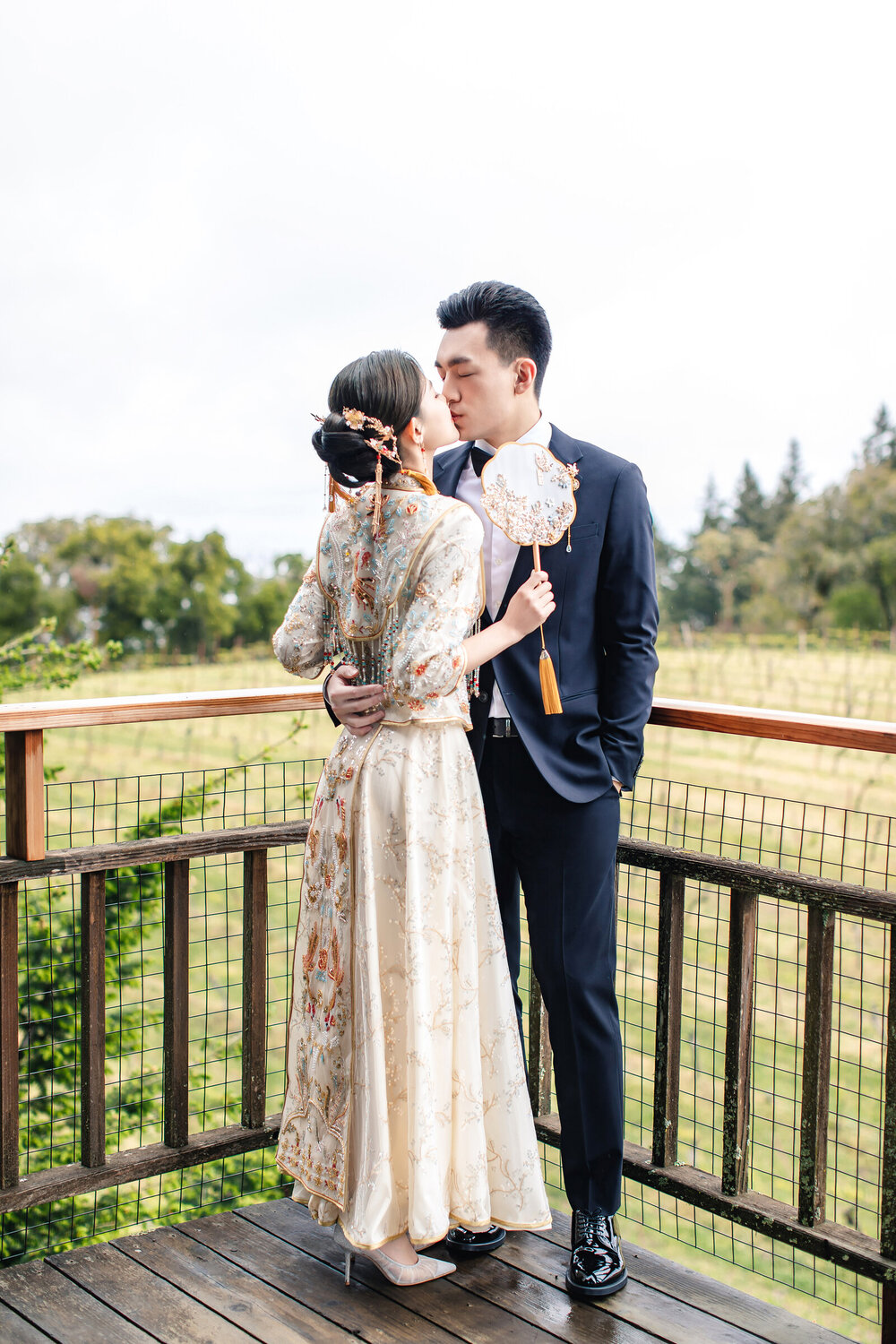Wedding couple portrait at Thomas Fogarty Winery