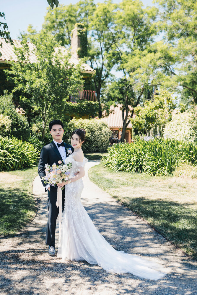 Couple portrait in the Vinarosa garden