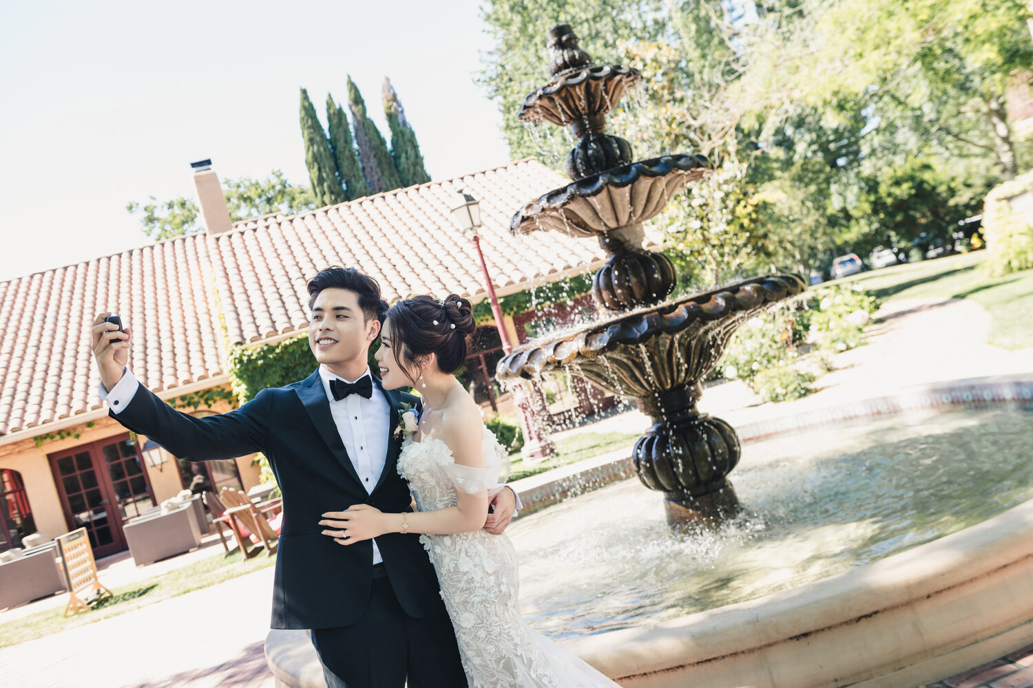 Couple walking through the courtyard