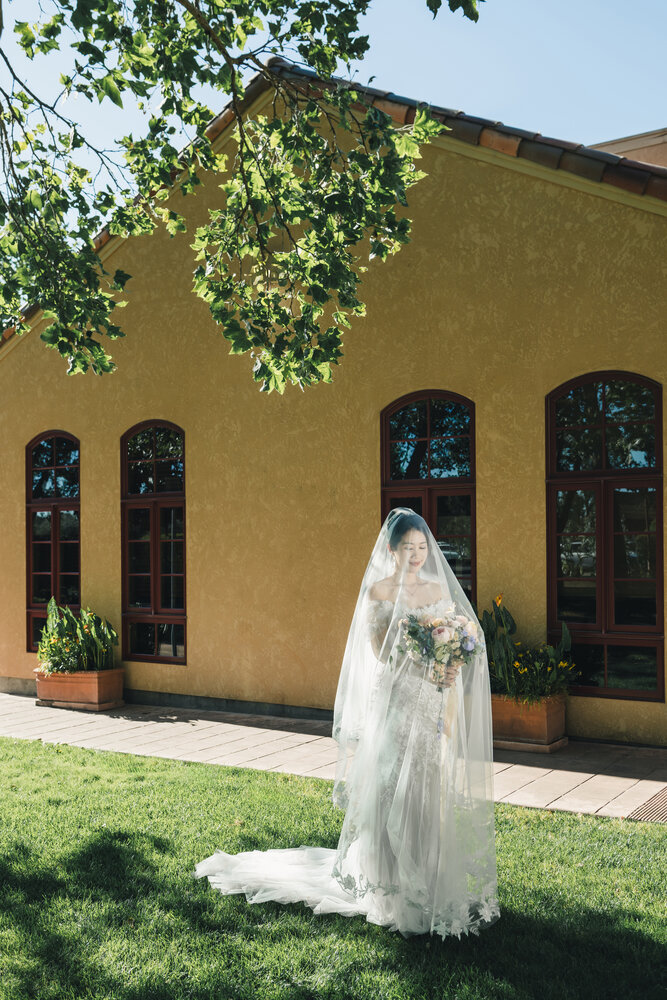 Bride portrait outside the Vinarosa villa