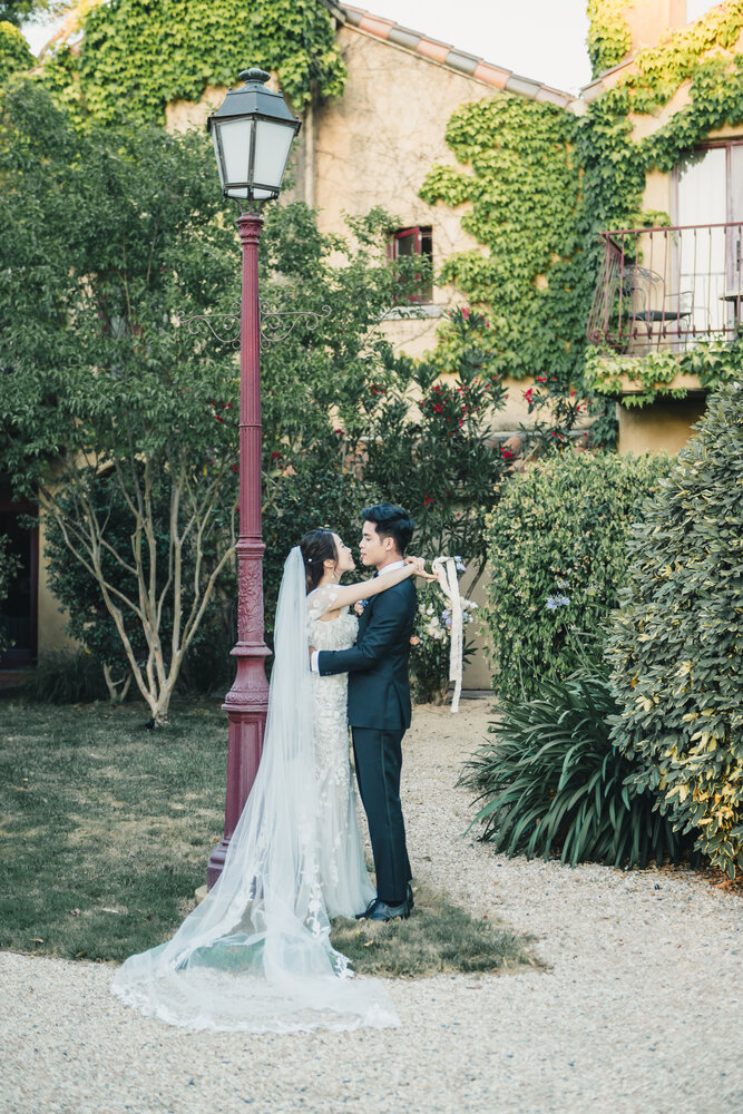 Couple walking near the Vinarosa estate